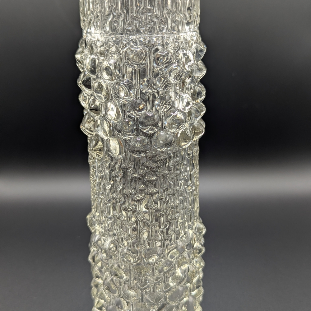 Elegant Clear Glass Vase - Picture 10 of 12